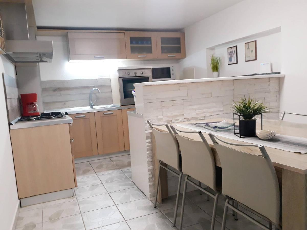 Villa Mihaela - Apartment Ana Cesarica Dış mekan fotoğraf